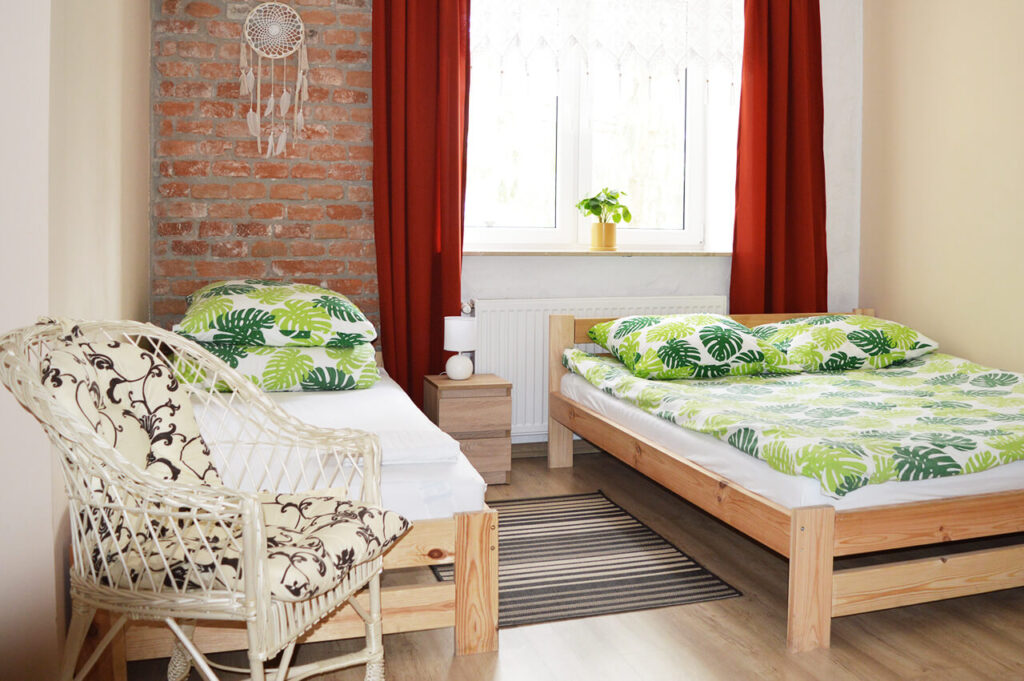 pokój nr 10 trzyosobowy