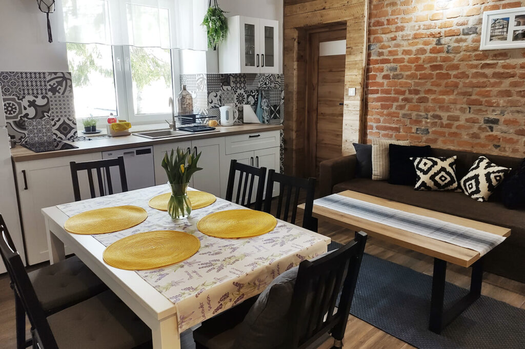 apartament z dwiema sypialniami, kuchnia i jadalnia